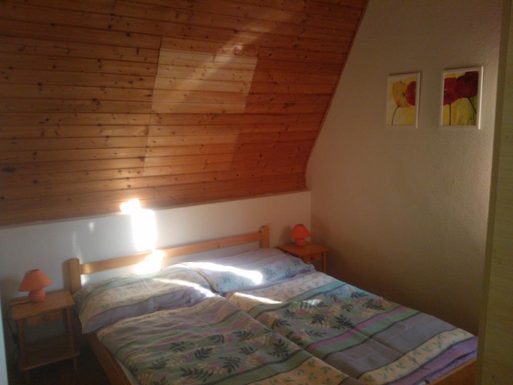 Mediterran Apartmanhaz Szantod Luaran gambar