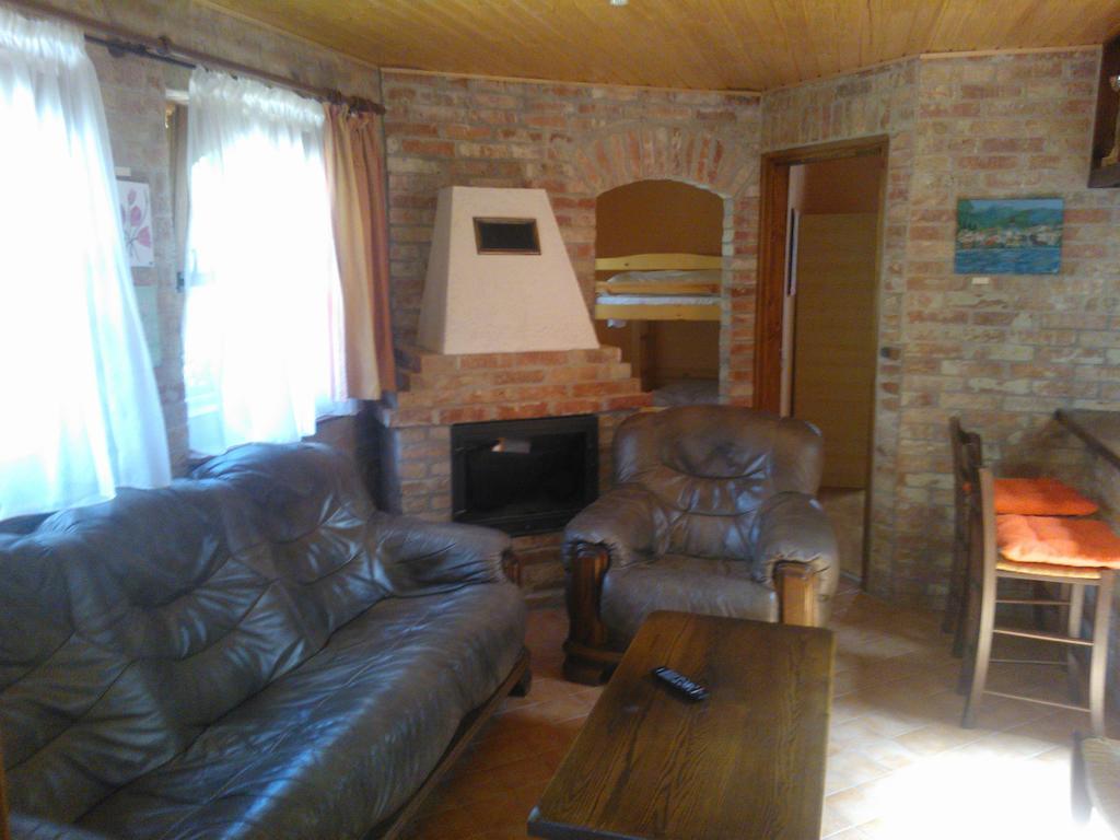Mediterran Apartmanhaz Szantod Luaran gambar