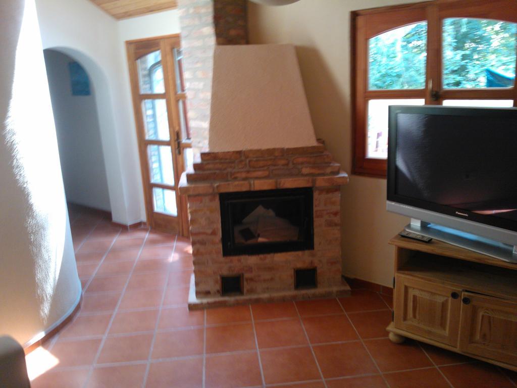 Mediterran Apartmanhaz Szantod Luaran gambar