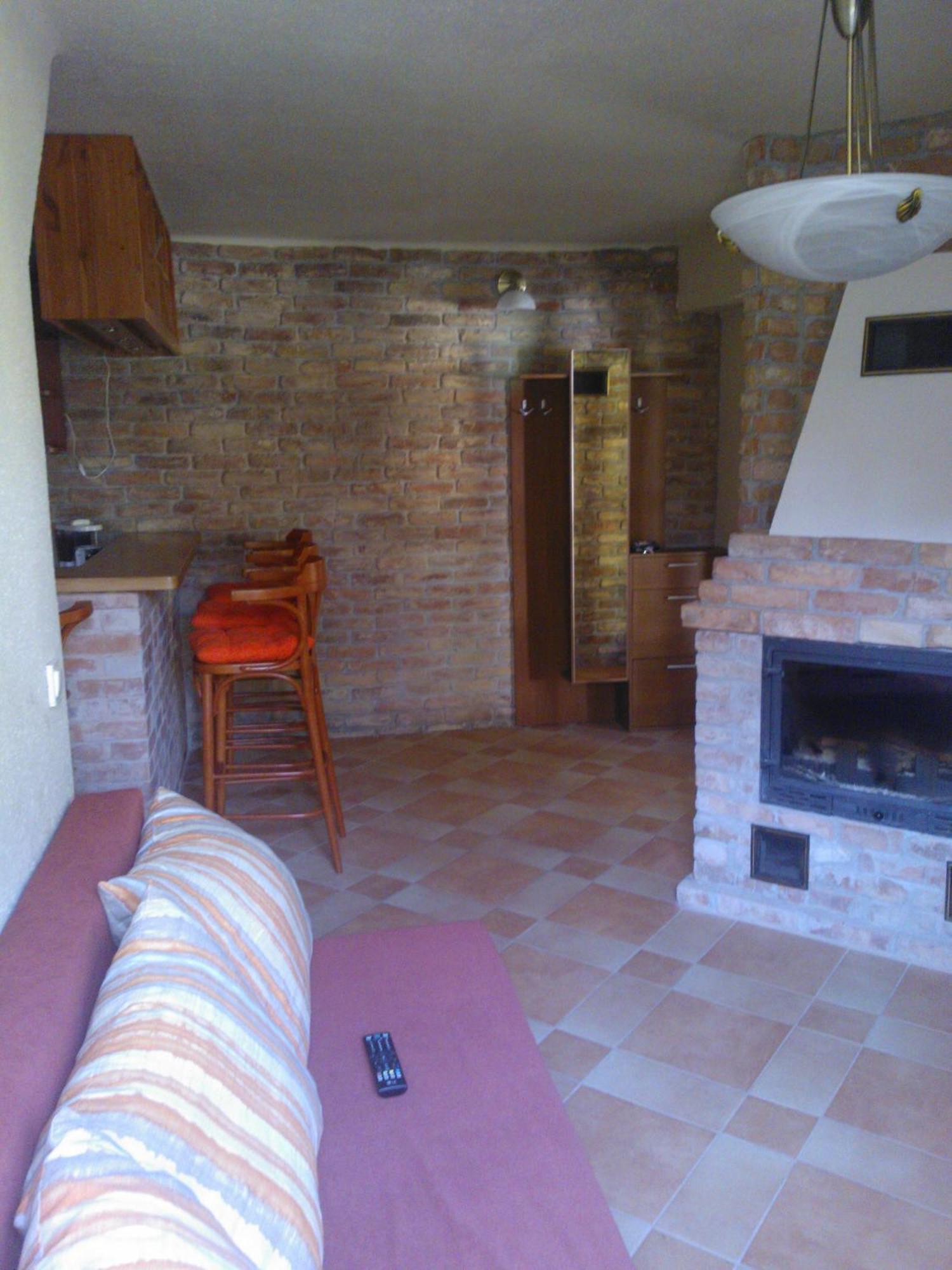 Mediterran Apartmanhaz Szantod Bilik gambar